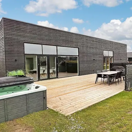 펜션 Aatami - 500m From The Sea By Interhome *